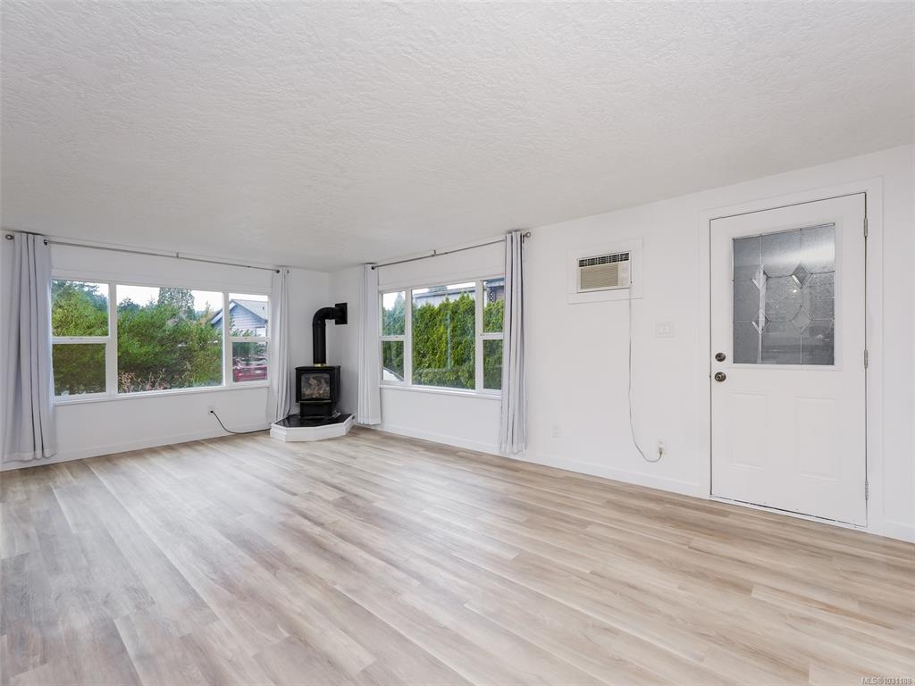 Fifth View of 2587 Selwyn Rd, Langford, BC, V9B 4V4