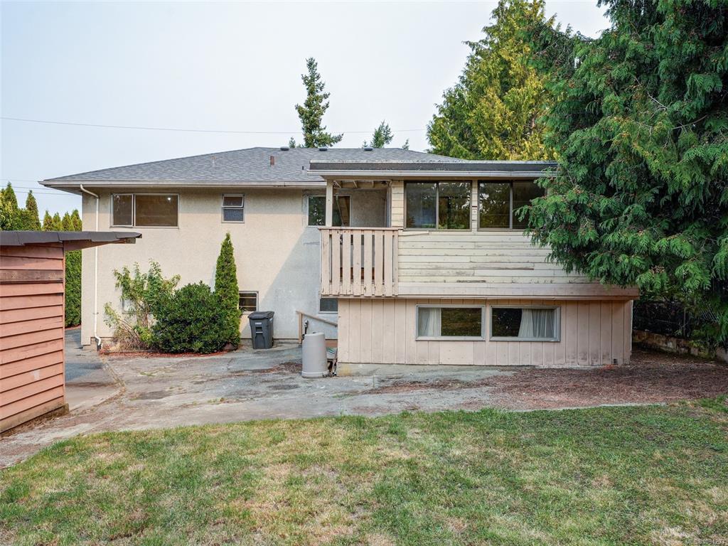 Fourth View of 723 Genevieve Rd, Saanich, BC, V8X 3R5