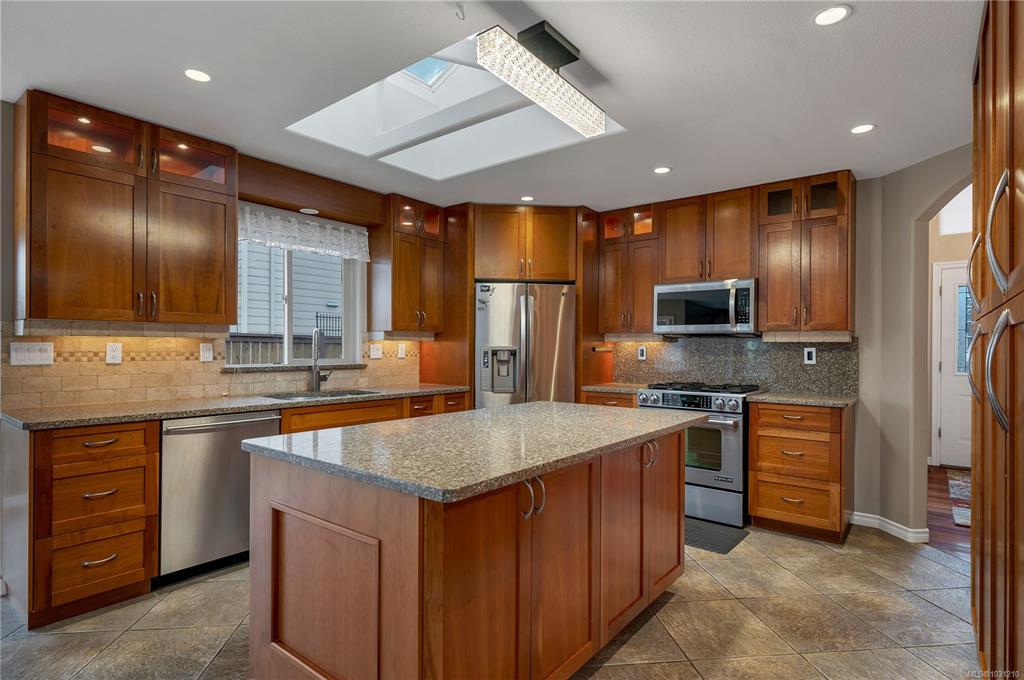 Third View of 3413 Worthing Pl, Campbell River, BC, V9W 8G2