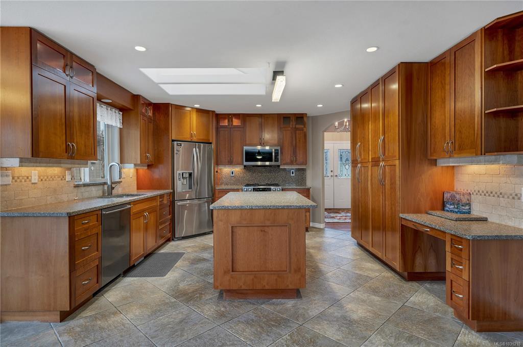 Fifth View of 3413 Worthing Pl, Campbell River, BC, V9W 8G2