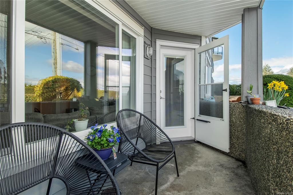 690 Colwyn St, 1031212, BC,