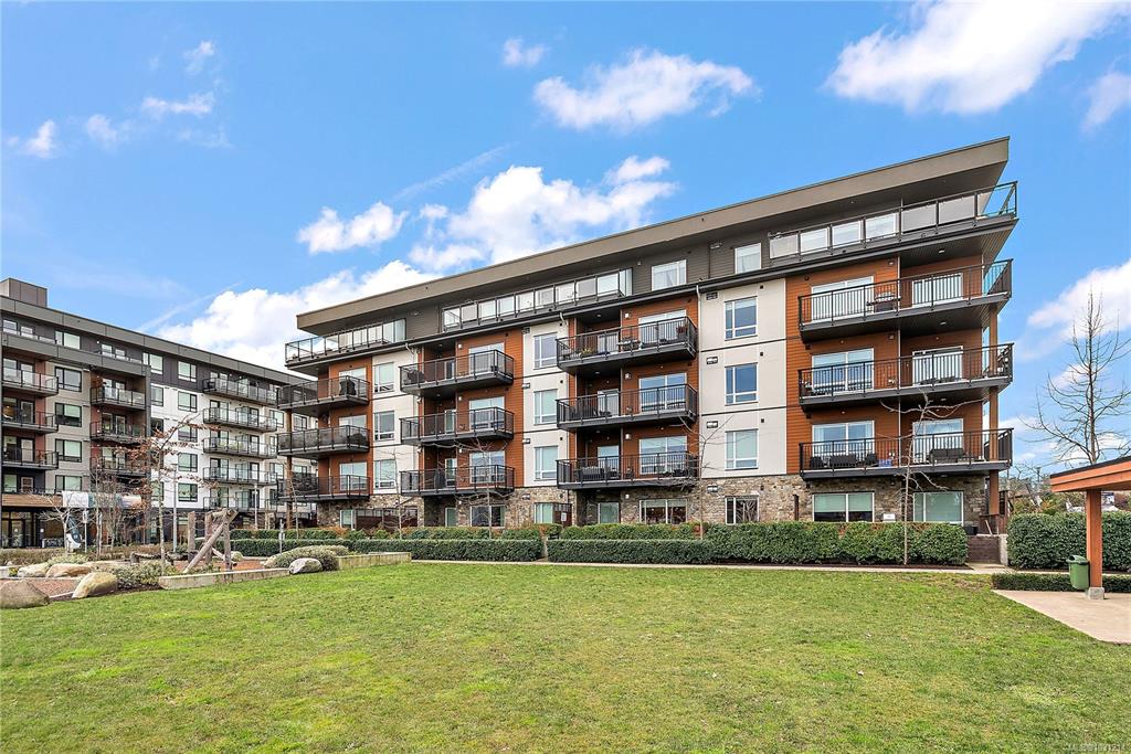 2500 Hackett Cres, 1031214, BC,