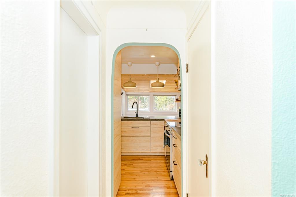 Fourth View of 3090 Balfour Ave, Victoria, BC, V9A 1R8