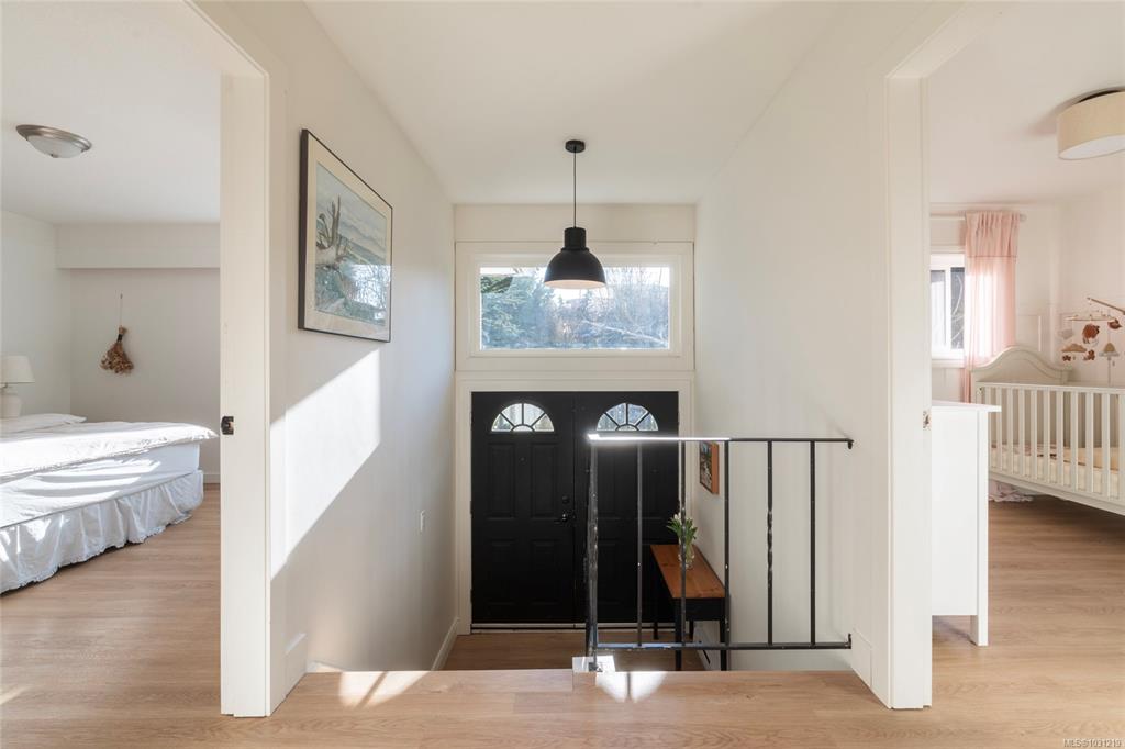 Third View of 323 Masters Rd, Victoria, BC, V8S 1C9