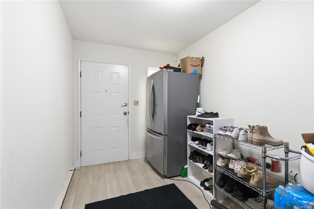 Fifth View of 2940 Cedar Hill Rd, Victoria, BC, V8T 3H9