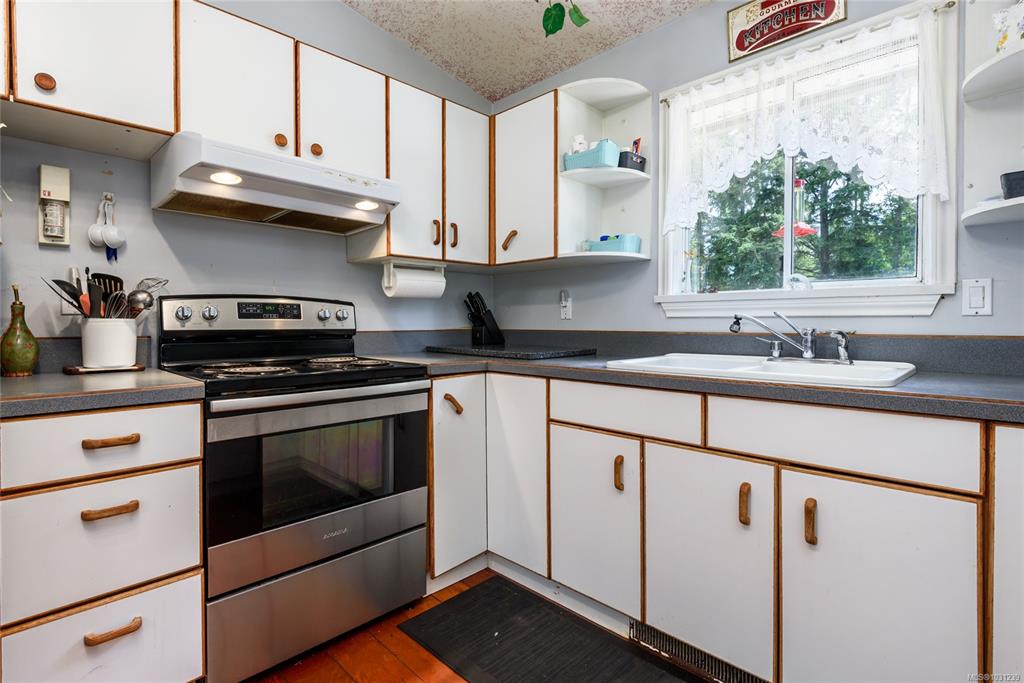 Fourth View of 2186 Waveland Rd, Courtenay, BC, V9J 1X8