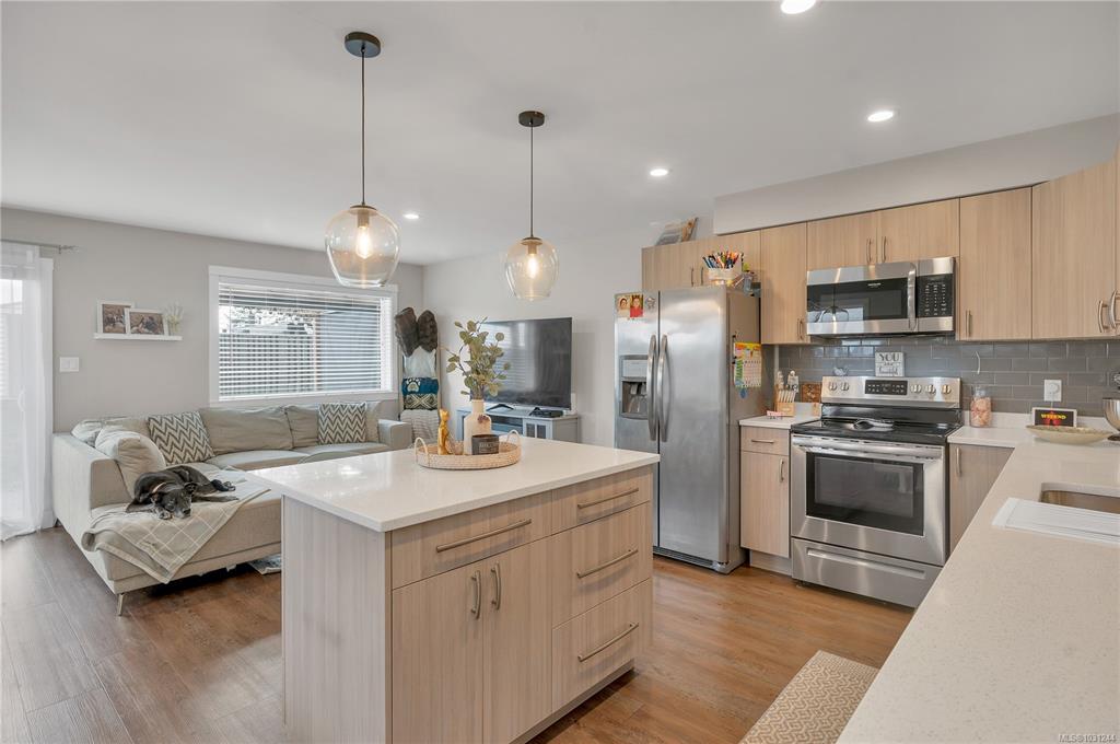 535 Petersen Rd, 1031244, BC,