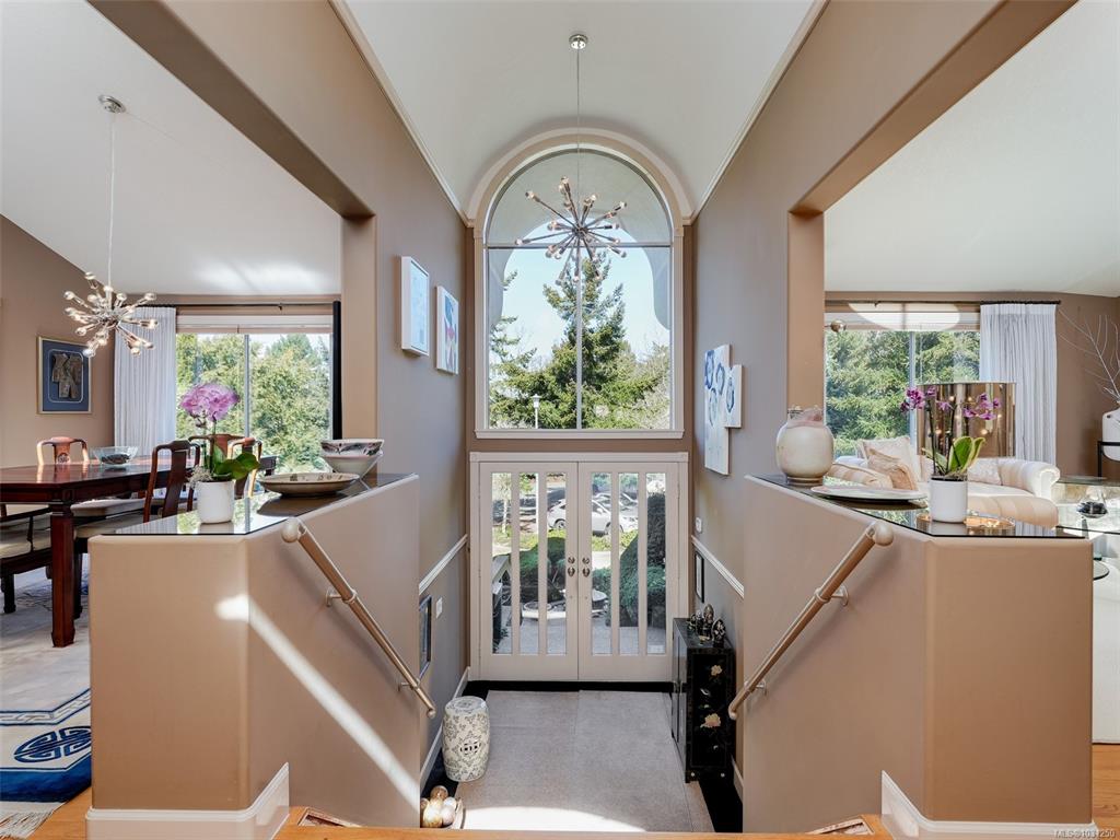 Fifth View of 4329 Stoneywood Lane, Saanich, BC, V8X 5C7