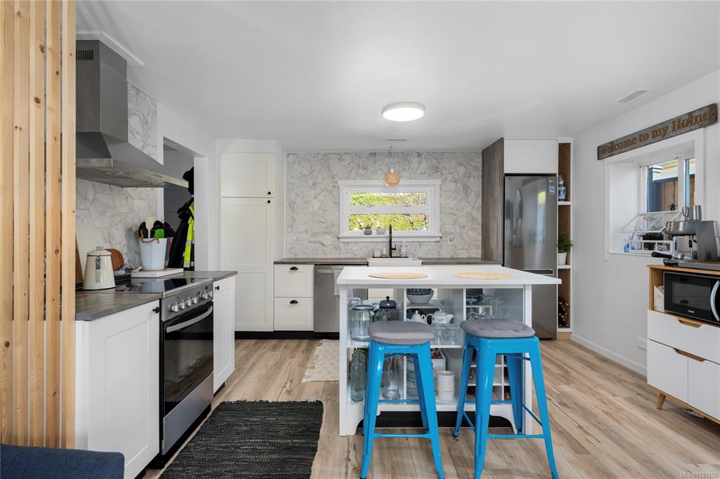 Fourth View of 411 Seventh St, Nanaimo, BC, V9R 1E4