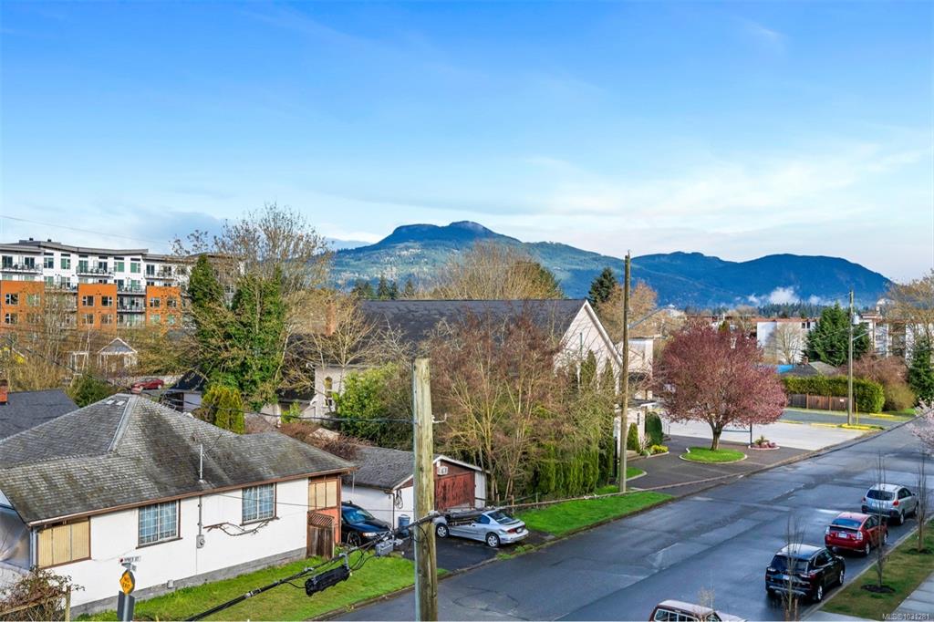 Fourth View of 435 Festubert St, The Regency, Duncan, BC, V9L 3T3