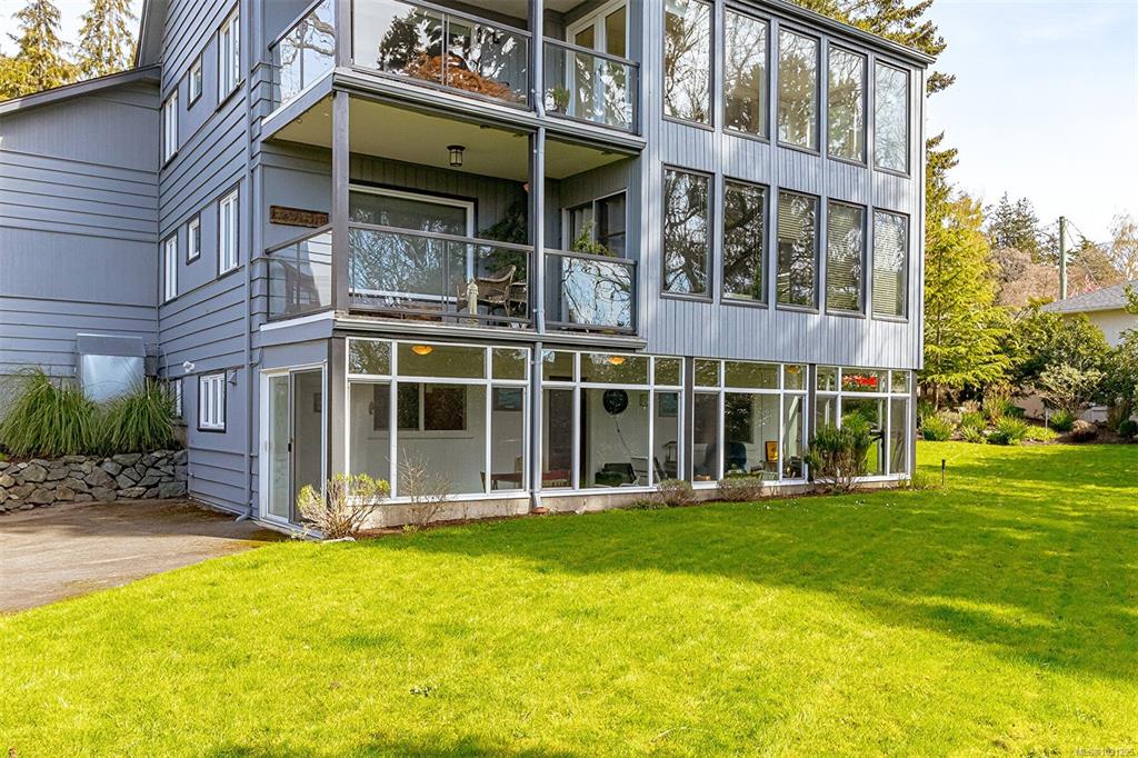 Fourth View of 801 Langham Crt, Victoria, BC, V8V 4J3