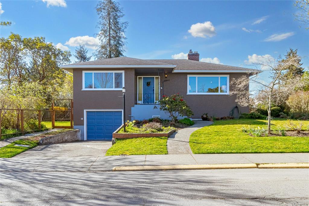 Second View of 2201 Kinross Ave, Oak Bay, BC, V8R 2N3