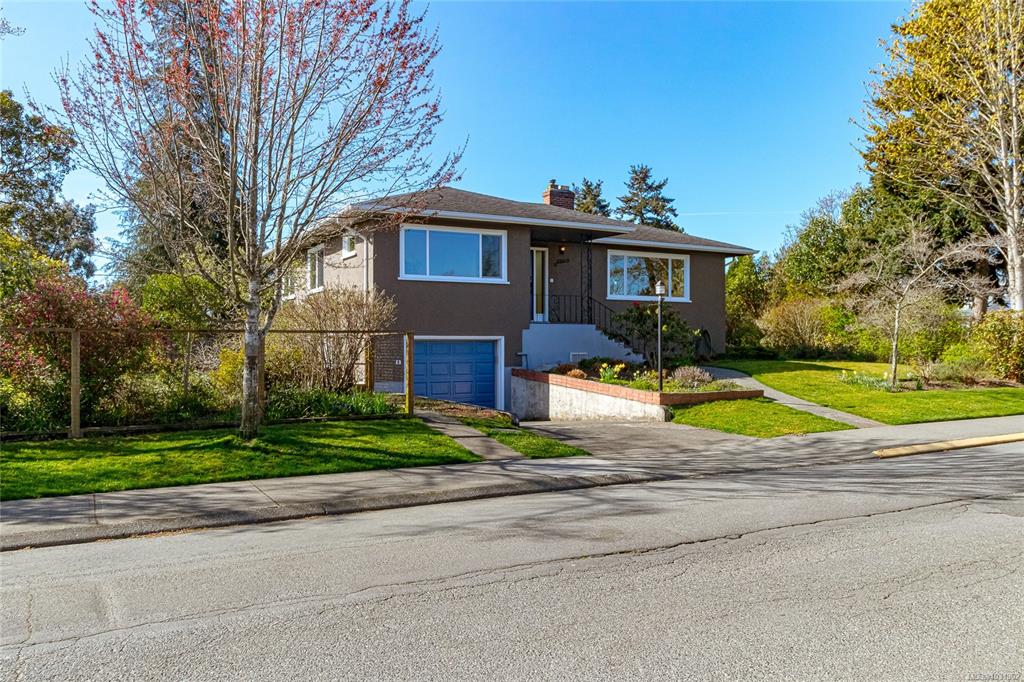 Third View of 2201 Kinross Ave, Oak Bay, BC, V8R 2N3
