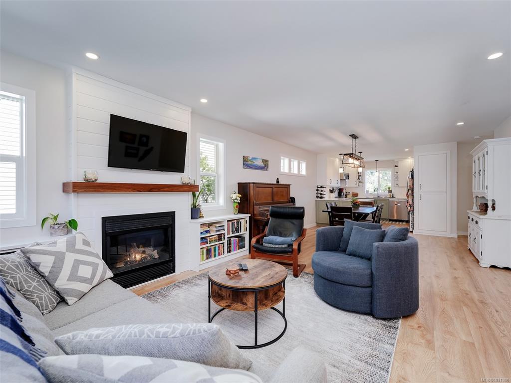 Third View of 515 Selwyn Falls Dr, Langford, BC, V9B 6P3