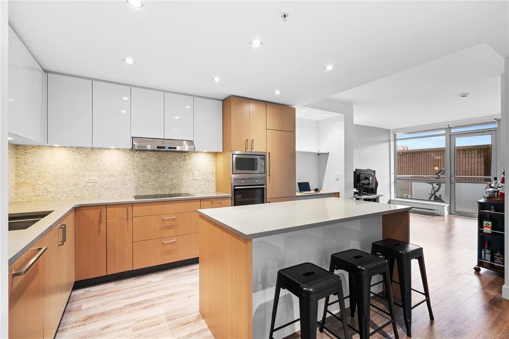 Fourth View of 838 Broughton St, Victoria, BC, V8W 1E4