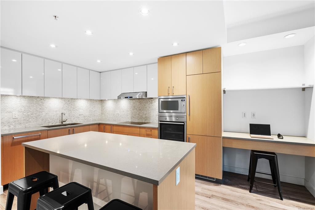 Fifth View of 838 Broughton St, Victoria, BC, V8W 1E4