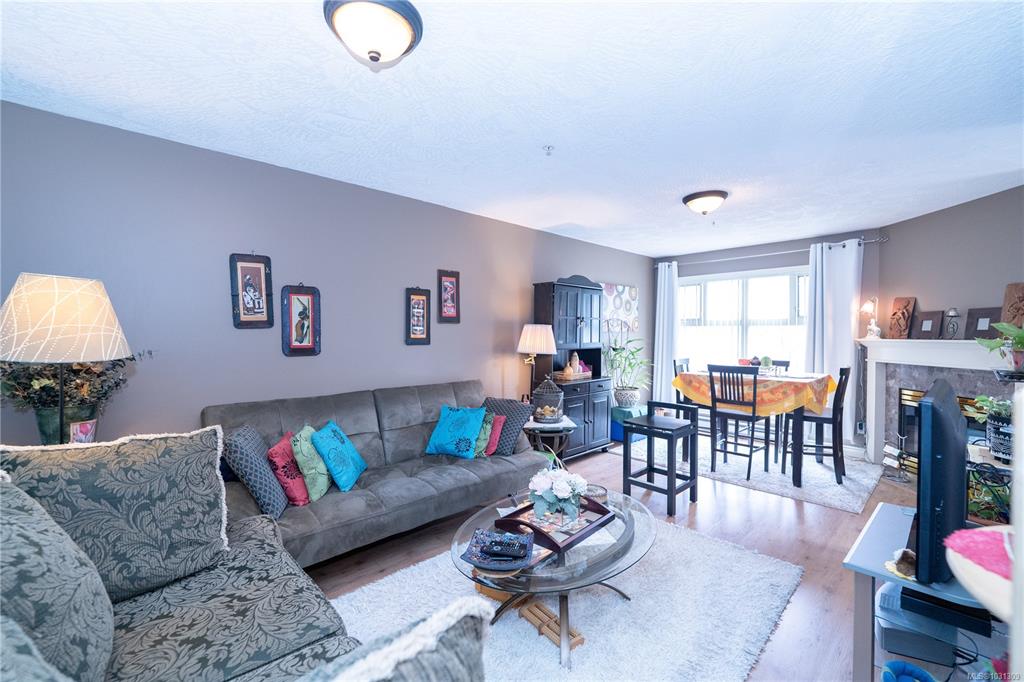 Second View of 2527 Quadra St, Maple Terrace, Victoria, BC, V8T 4E1