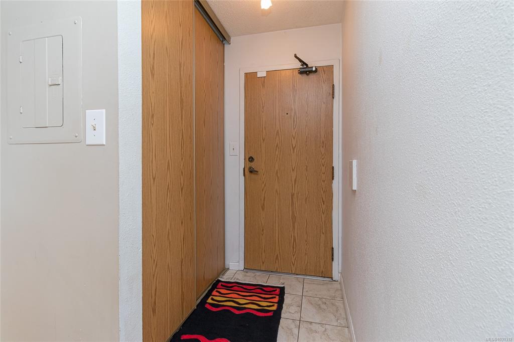 Third View of 1630 Quadra St, The Sandpiper, Victoria, BC, V8W 3J5