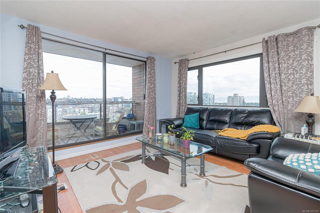 Fourth View of 1630 Quadra St, The Sandpiper, Victoria, BC, V8W 3J5