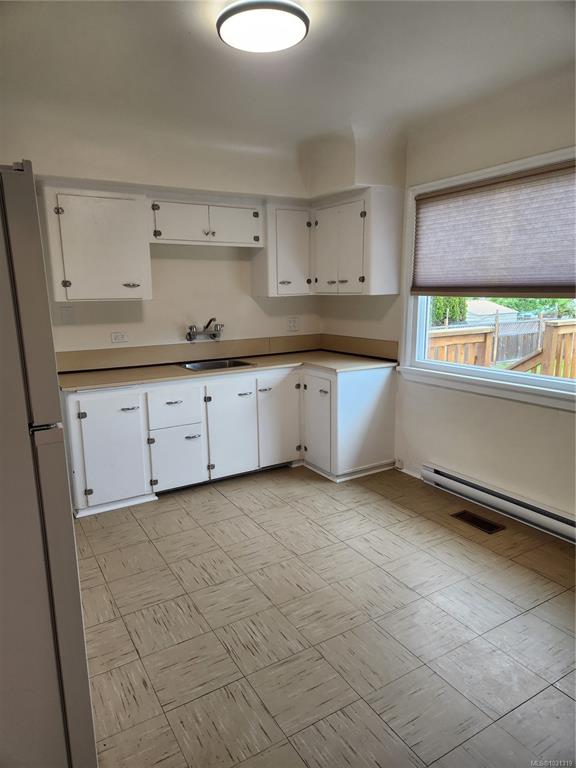 Fourth View of 4371 Shelbourne St, Saanich, BC, V8N 3G4