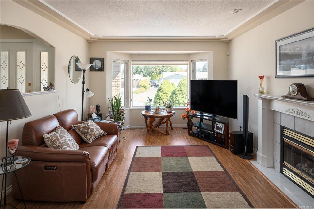 Fourth View of 530 Dalmatian Dr, French Creek, BC, V9P 1Y4