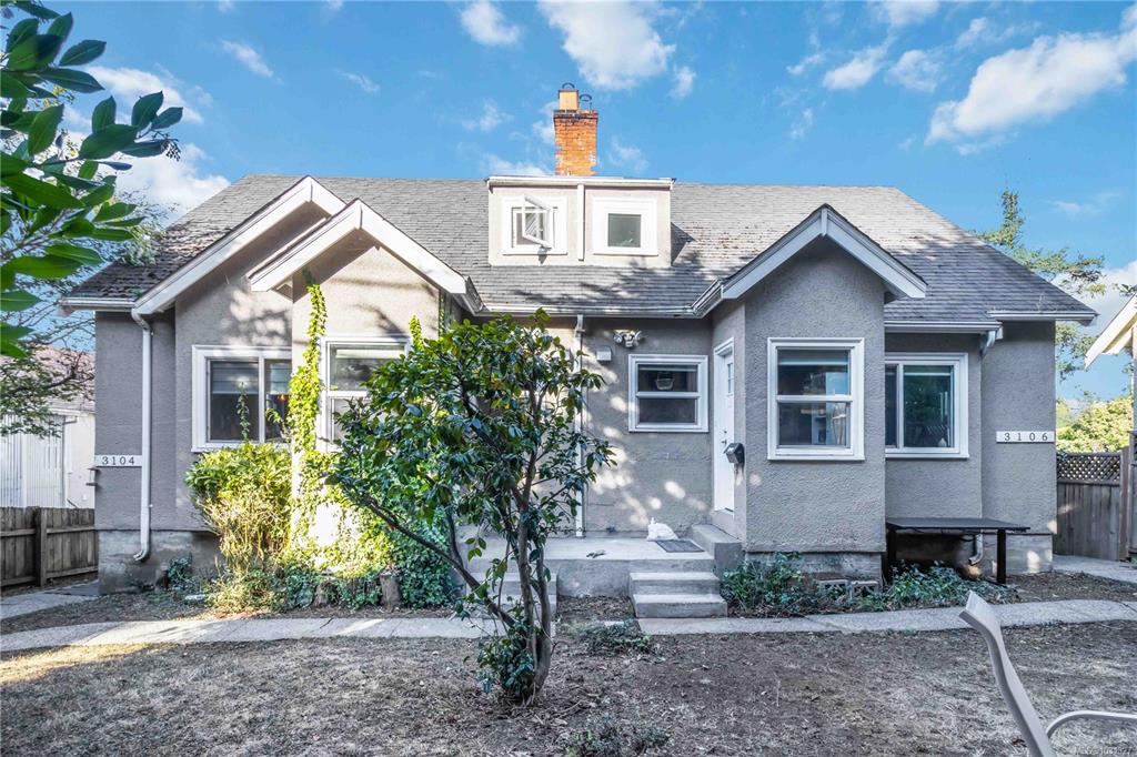 Third View of 3104 3106 Richmond Rd, Saanich, BC, V8P 4P1