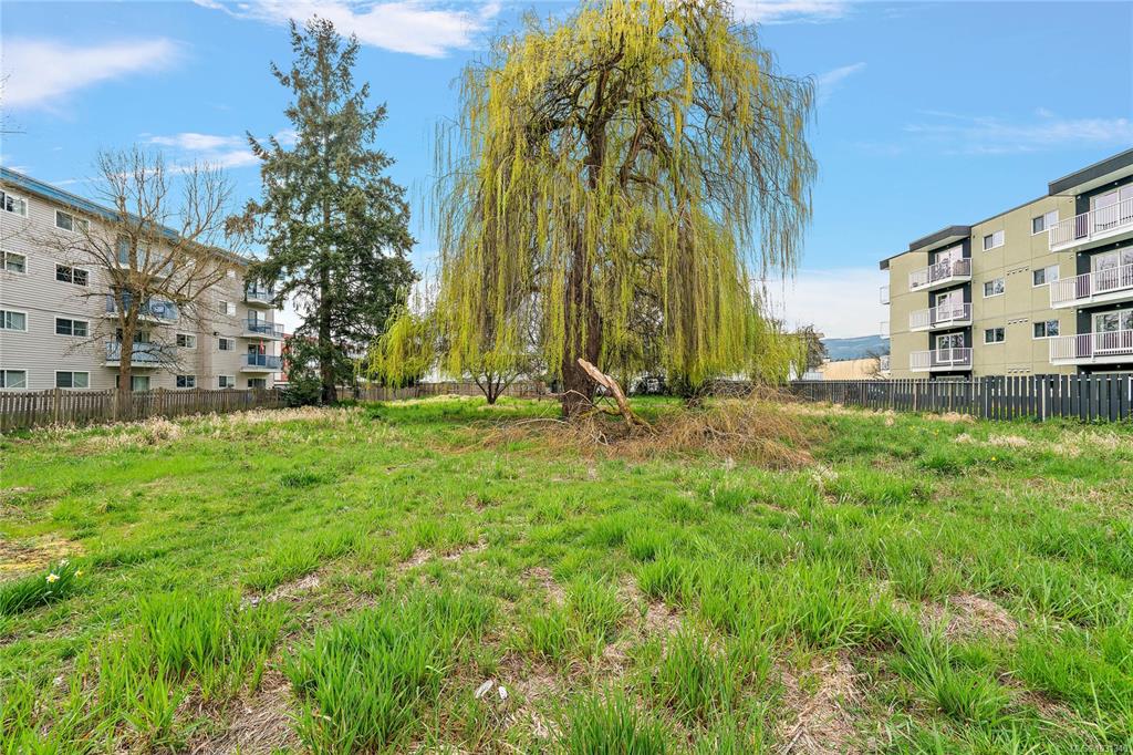 MLS® listing #30977323 for sale located at 2566 Lewis St