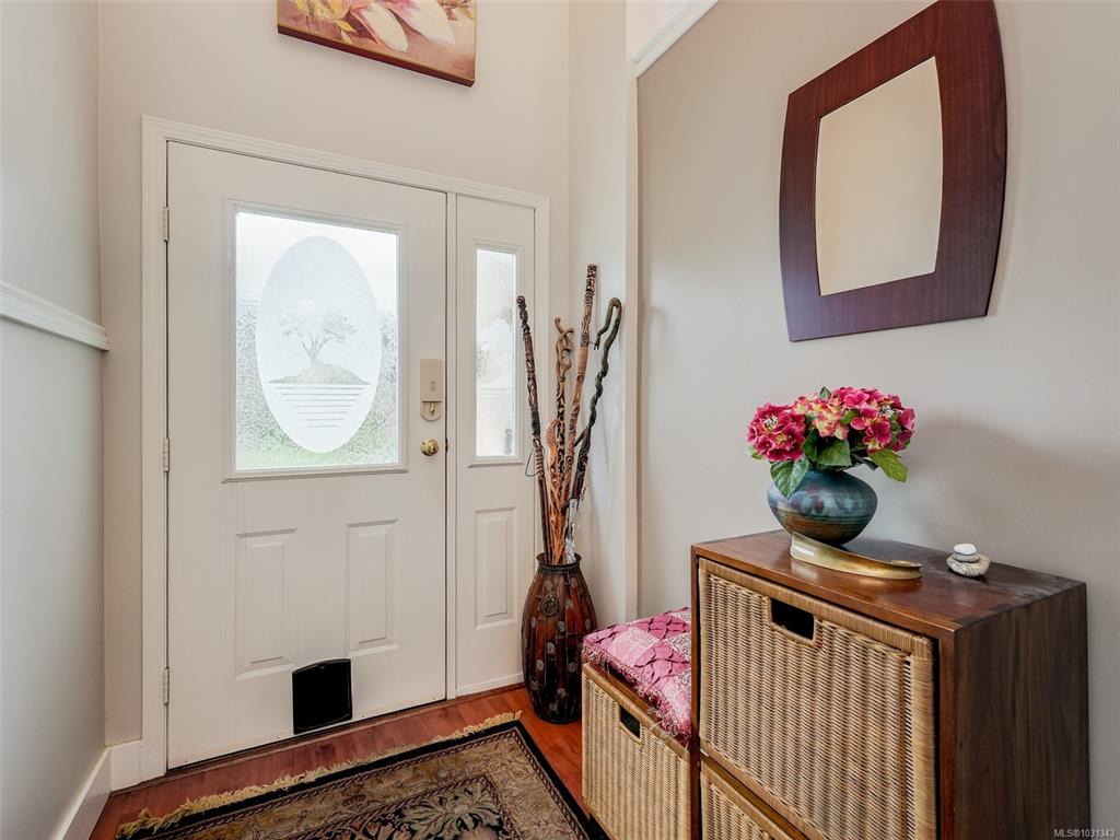 Fifth View of 4560 West Saanich Rd, Saanich, BC, V8Z 3G4