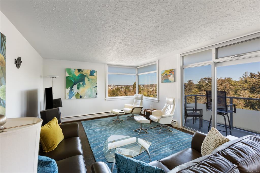 Fifth View of 250 Douglas St, Bickerton Court, Victoria, BC, V8V 2P4