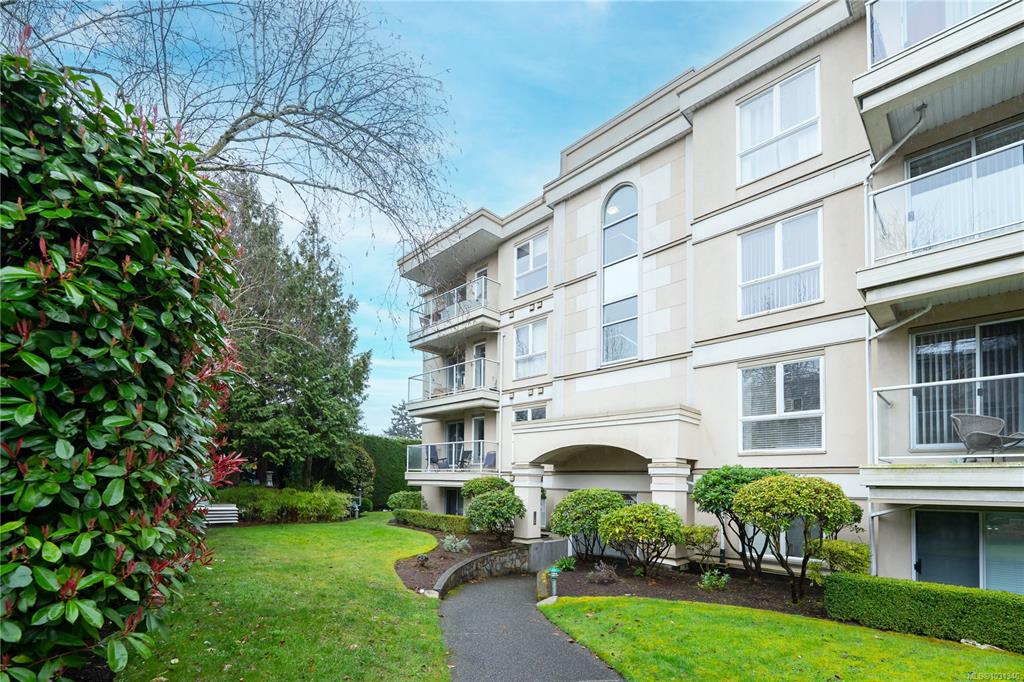 Third View of 331 Burnside Rd E, Victoria, BC, V9A 1A6