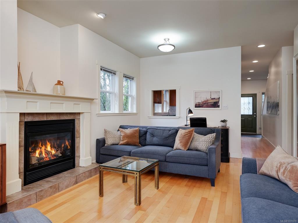 Fourth View of 4530 Pipeline Rd, Country Side, Saanich, BC, V8Z 7Y6
