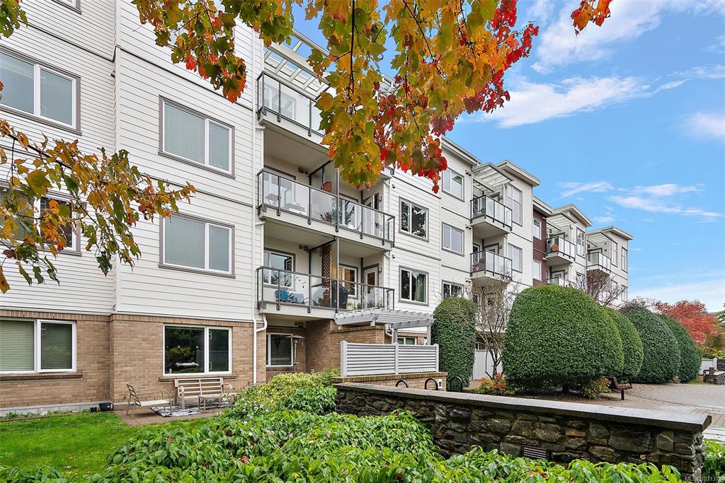 Third View of 4394 West Saanich Rd, Saanich, BC, V8Z 0B5