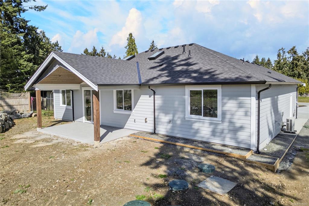 Fifth View of 1948 Woobank Rd, Nanaimo, BC, V9X 1H4