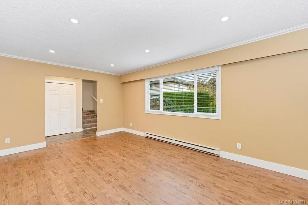 Fourth View of 1945 Lisnoe Ave, Central Saanich, BC, V8M 1T2