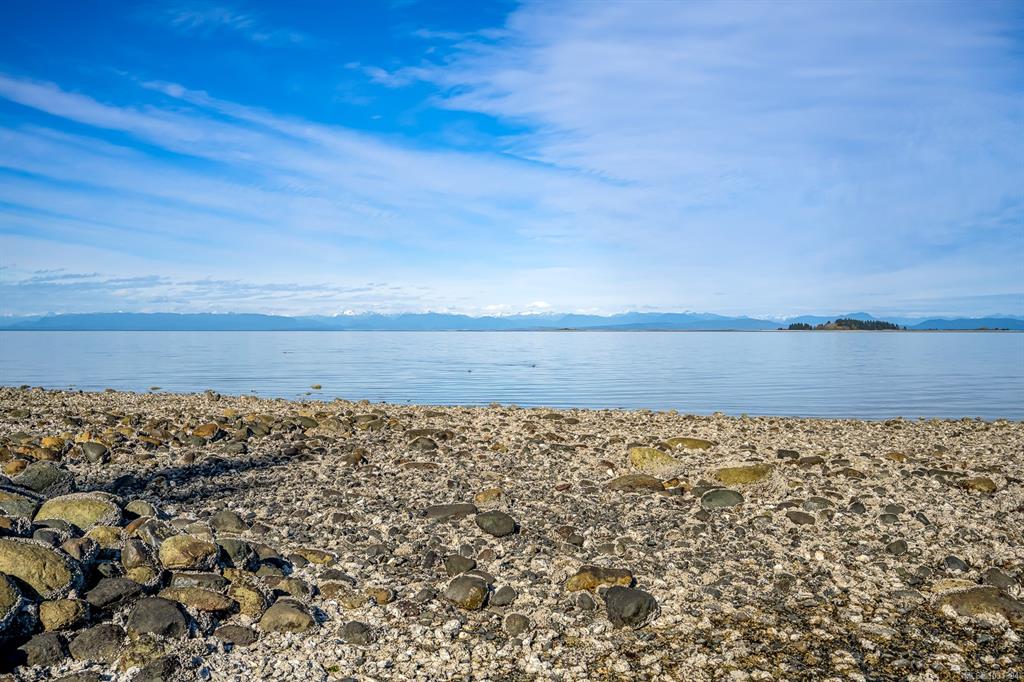 Fourth View of 5018 Spence Rd, Courtenay, BC, V9N 9S1