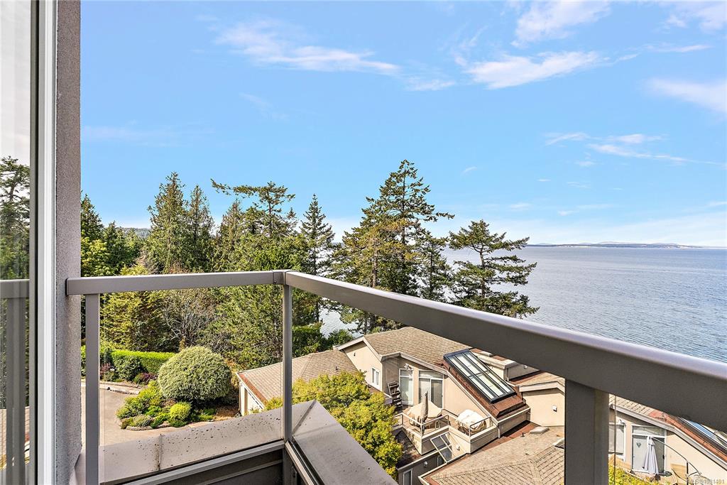Fourth View of 4771 Cordova Bay Rd, Saanich, BC, V8Y 2J7