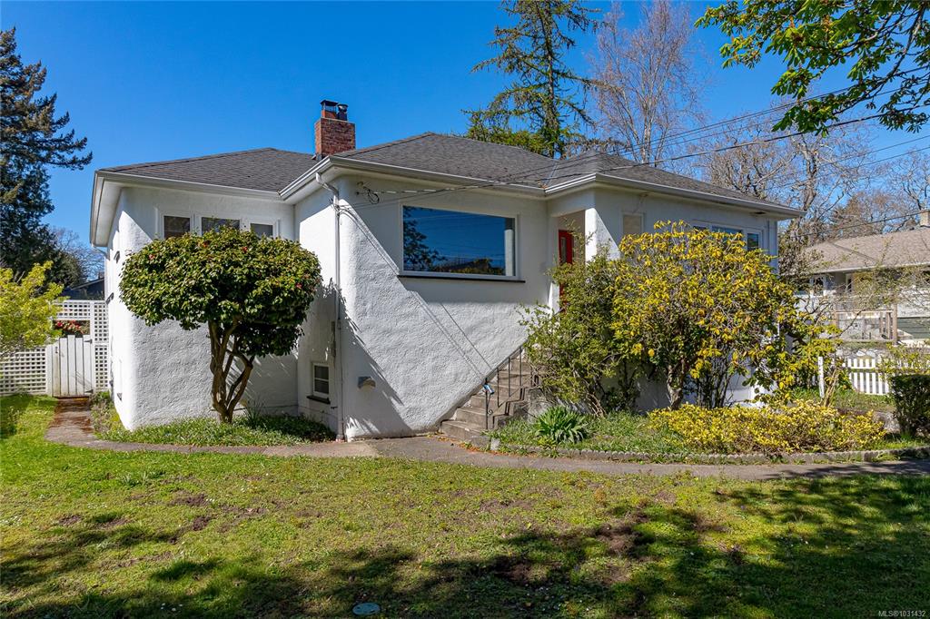 Third View of 1030 Falkland Rd, Oak Bay, BC, V8S 4M2
