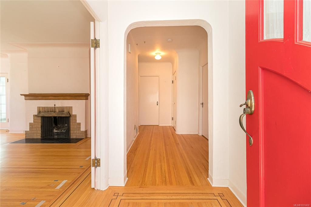 Fourth View of 1030 Falkland Rd, Oak Bay, BC, V8S 4M2