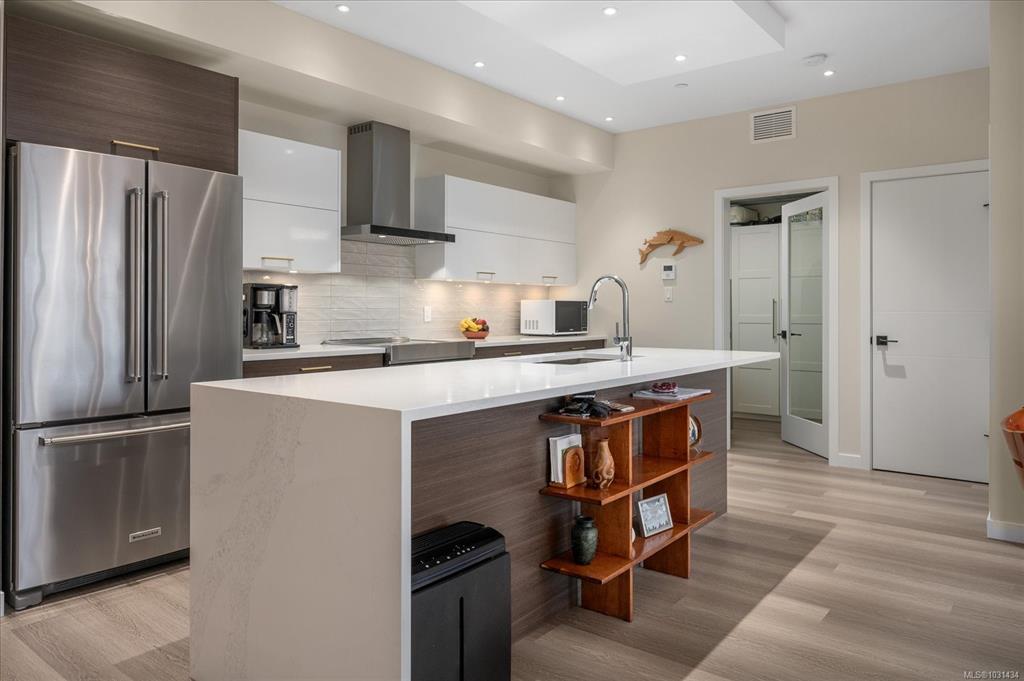 100 Lombardy St, 1031434, BC,