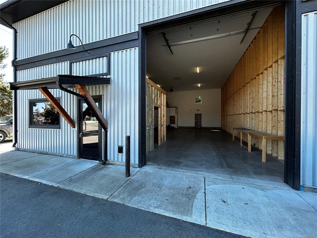 MLS® listing #30983794 for sale located at 2998 Boys Rd