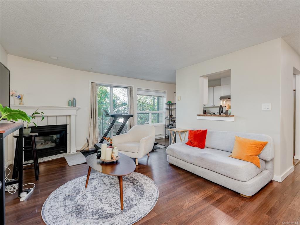 Third View of 899 Darwin Ave, Saanich, BC, V8X 2X7