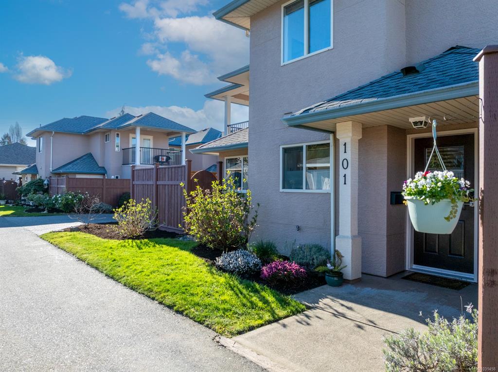 Third View of 720 Aspen Rd, Christie Heights, Comox, BC, V9M 3Y4