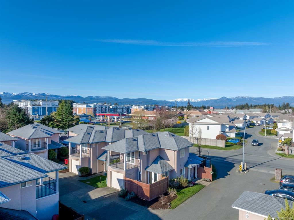 Fourth View of 720 Aspen Rd, Christie Heights, Comox, BC, V9M 3Y4