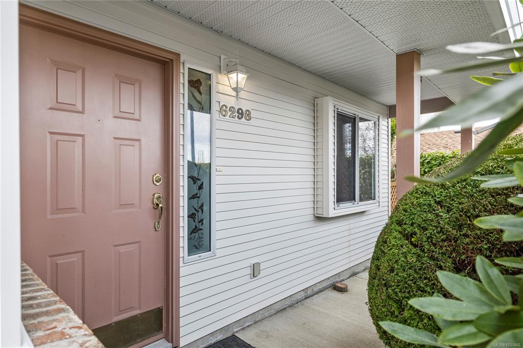 Fifth View of 6298 Waterbury Rd, Nanaimo, BC, V9V 1M3