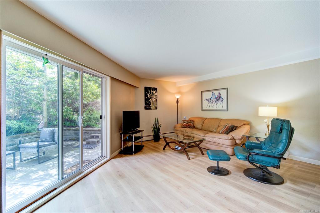 Fourth View of 3800 Quadra St, Uptown Rise, Saanich, BC, V8X 1H8
