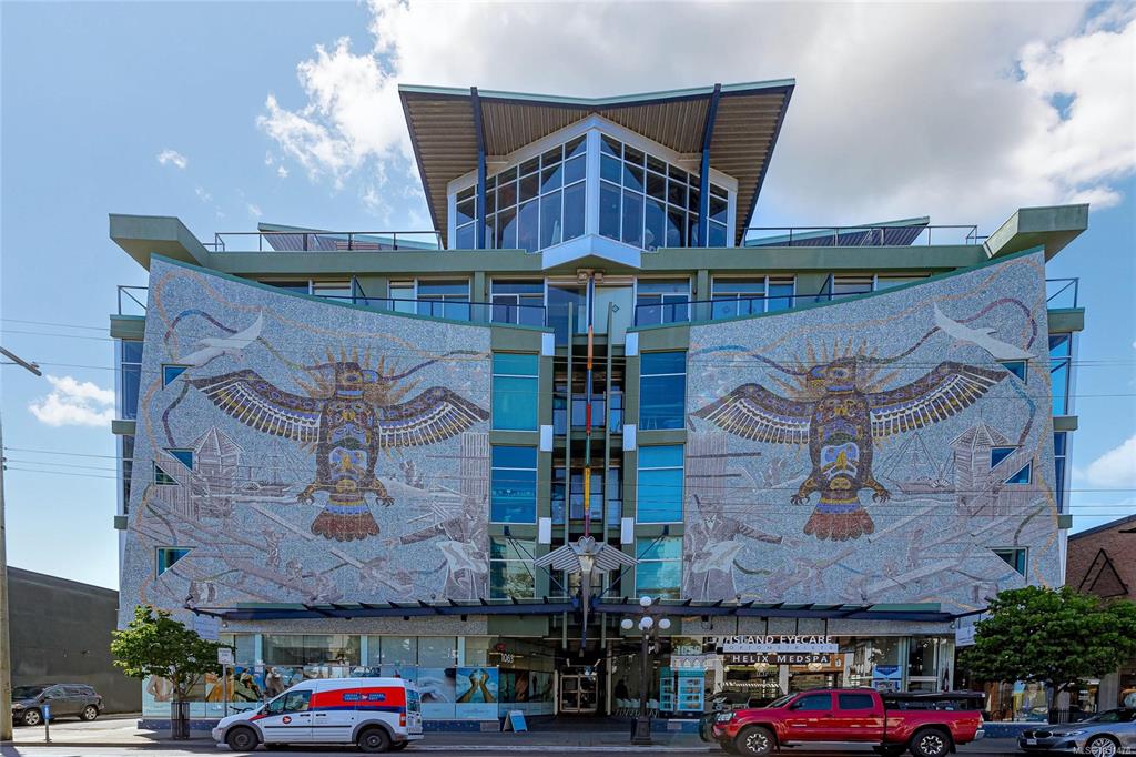 Third View of 1061 Fort St, Victoria, BC, V8V 5A1