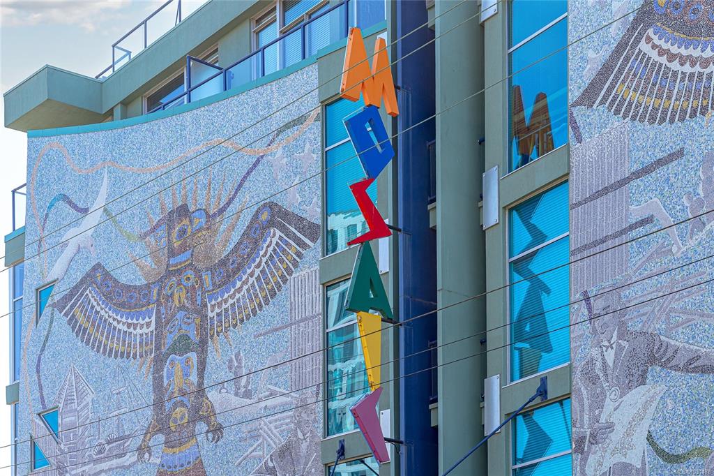 Fifth View of 1061 Fort St, Victoria, BC, V8V 5A1