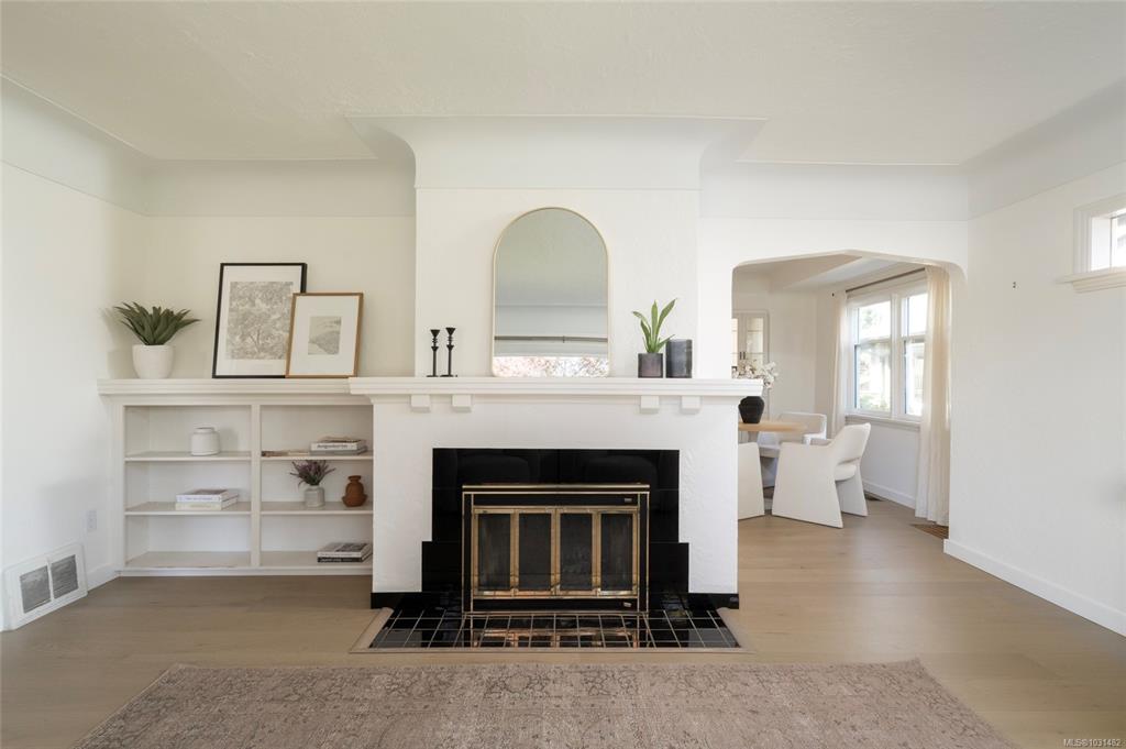 Fifth View of 2041 Carnarvon St, Oak Bay, BC, V8R 2V2