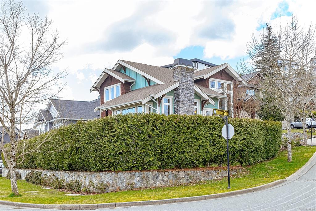 1143 Natures Gate, 1031490, BC,