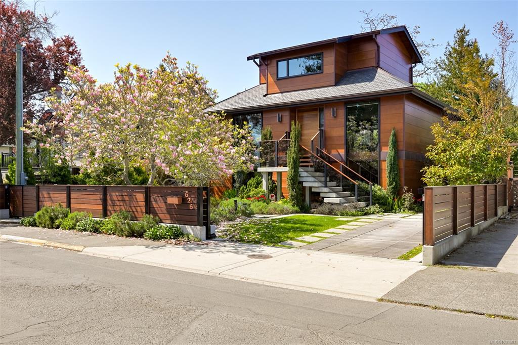 Third View of 626 Monterey Ave, Oak Bay, BC, V8S 4T9